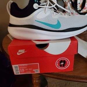 Brand new nike shoes